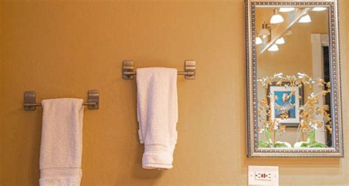 Can I take towels from hotels?