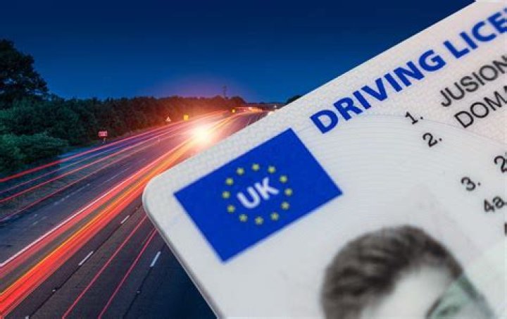Can you drive while waiting for a replacement license UK?