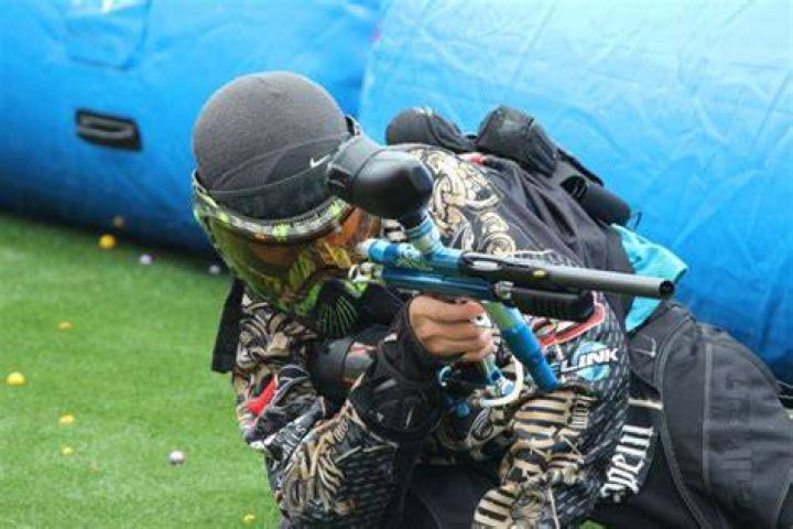 Can you pop a paintball with your fingers?
