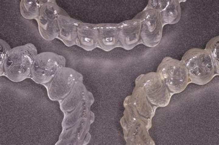 Can you smoke with Invisalign retainers?
