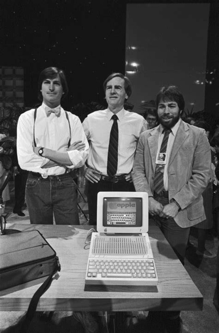 Did Wozniak leave Apple?