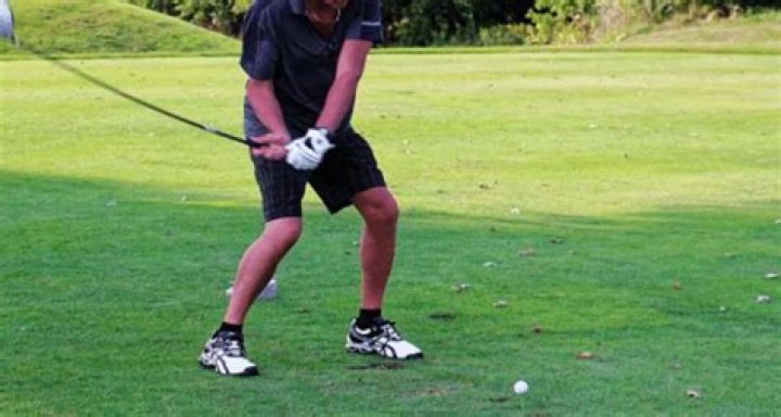 Do golf gloves really help?