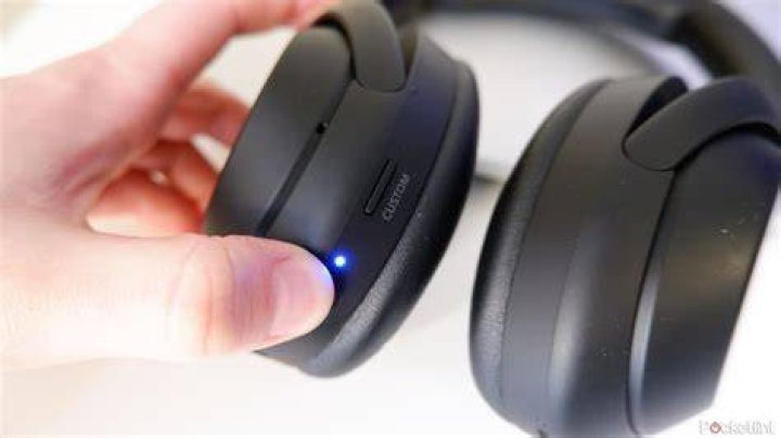 Do wireless headphones use WiFi?
