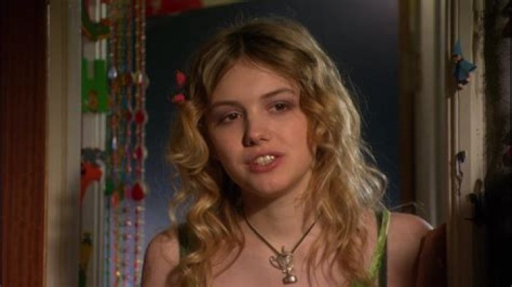 Does Cassie from Skins have OCD?