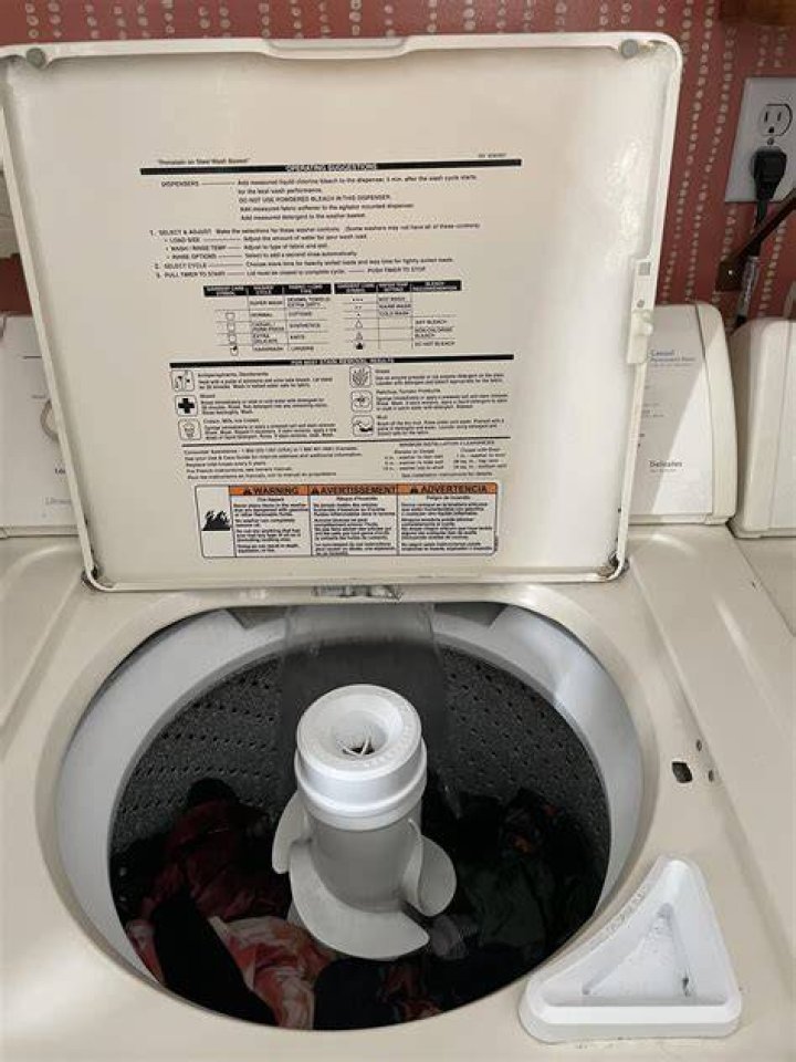 Does liquid detergent damage washing machines?