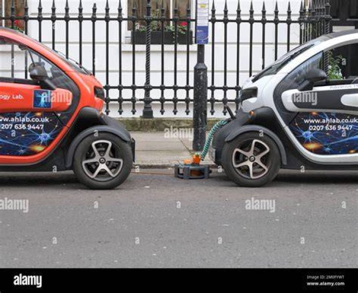 How do smart cars communicate?