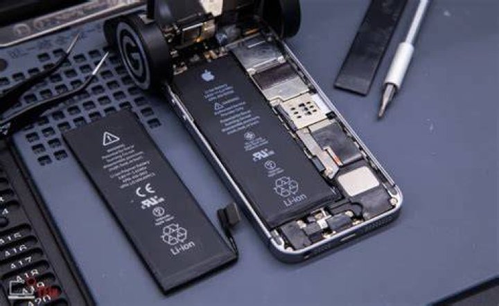 How long does iPhone mini battery last?
