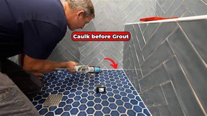 How much water do you mix with grout?