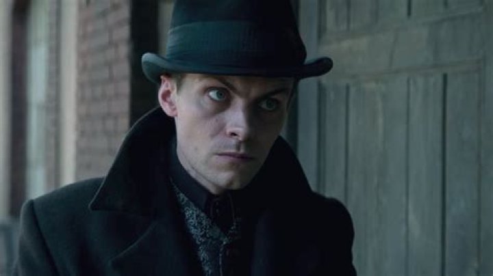 How old is Kaz Brekker in Shadow and Bone?
