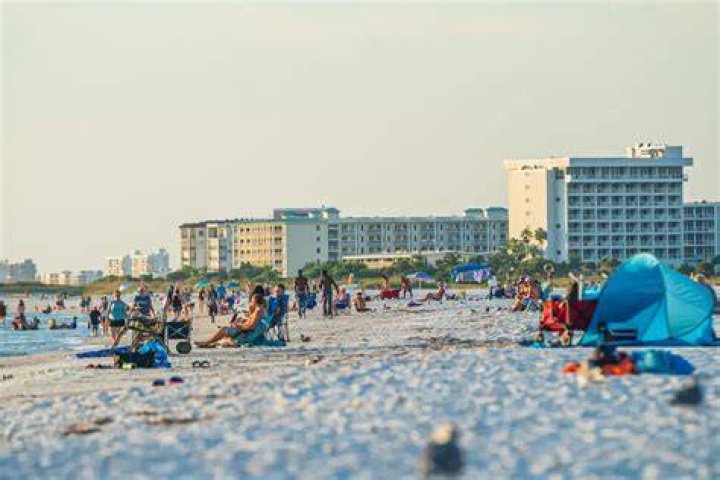 Is Treasure Island a crowded beach?