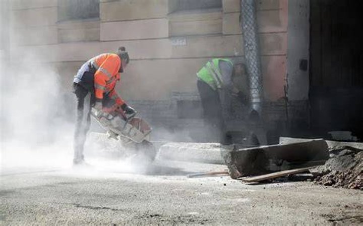 Should you breathe in concrete dust?
