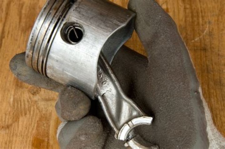 What does a broken tie rod sound like?