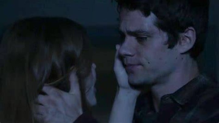 What episode do Lydia and Stiles kiss?