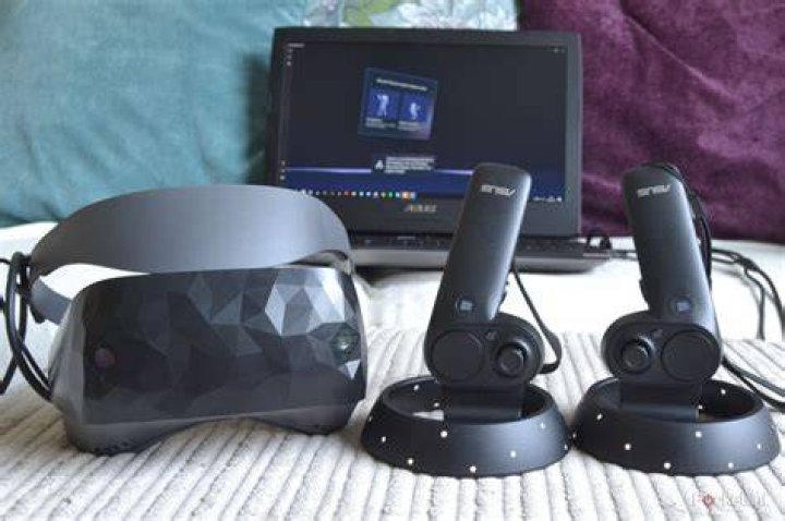 What is Windows Mixed Reality headset?