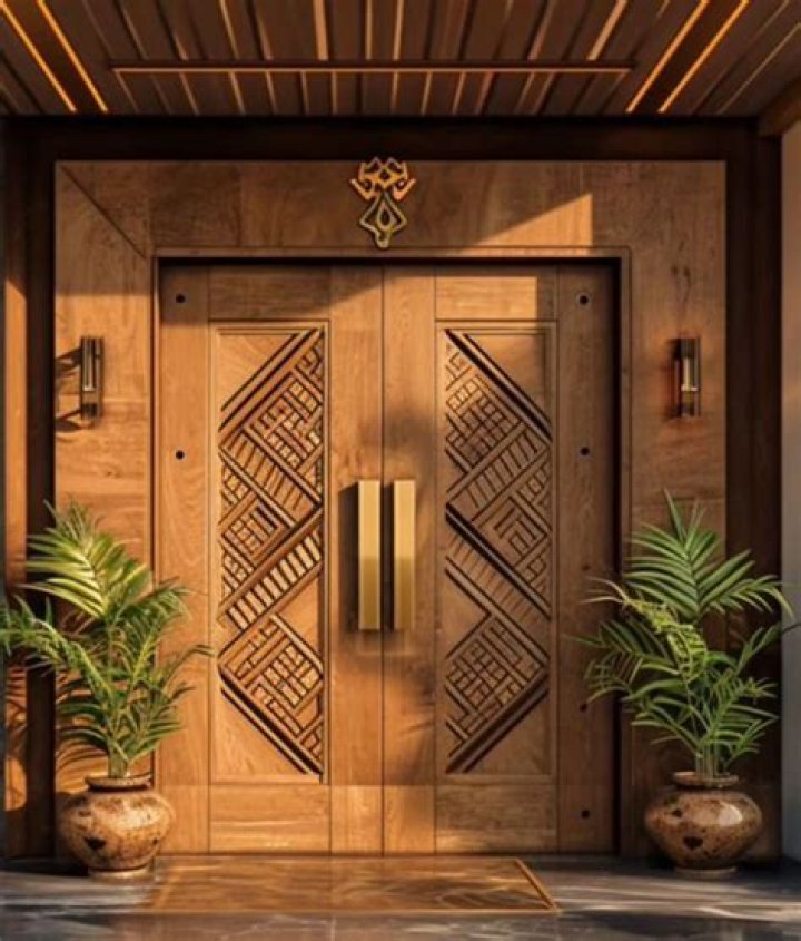 What should be the Colour of main door?