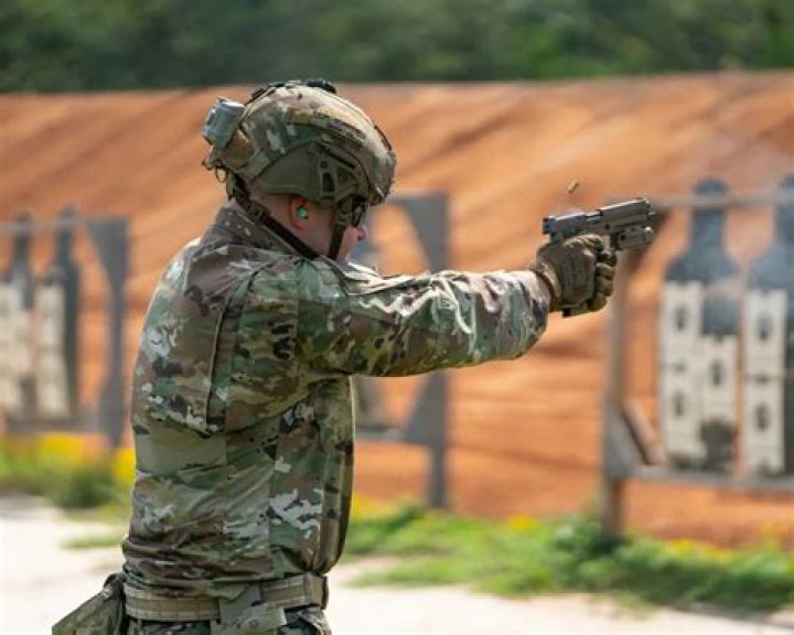 What sidearm do green berets carry?
