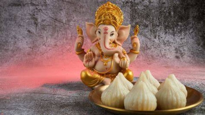 Why does Ganesh have 21 modak?